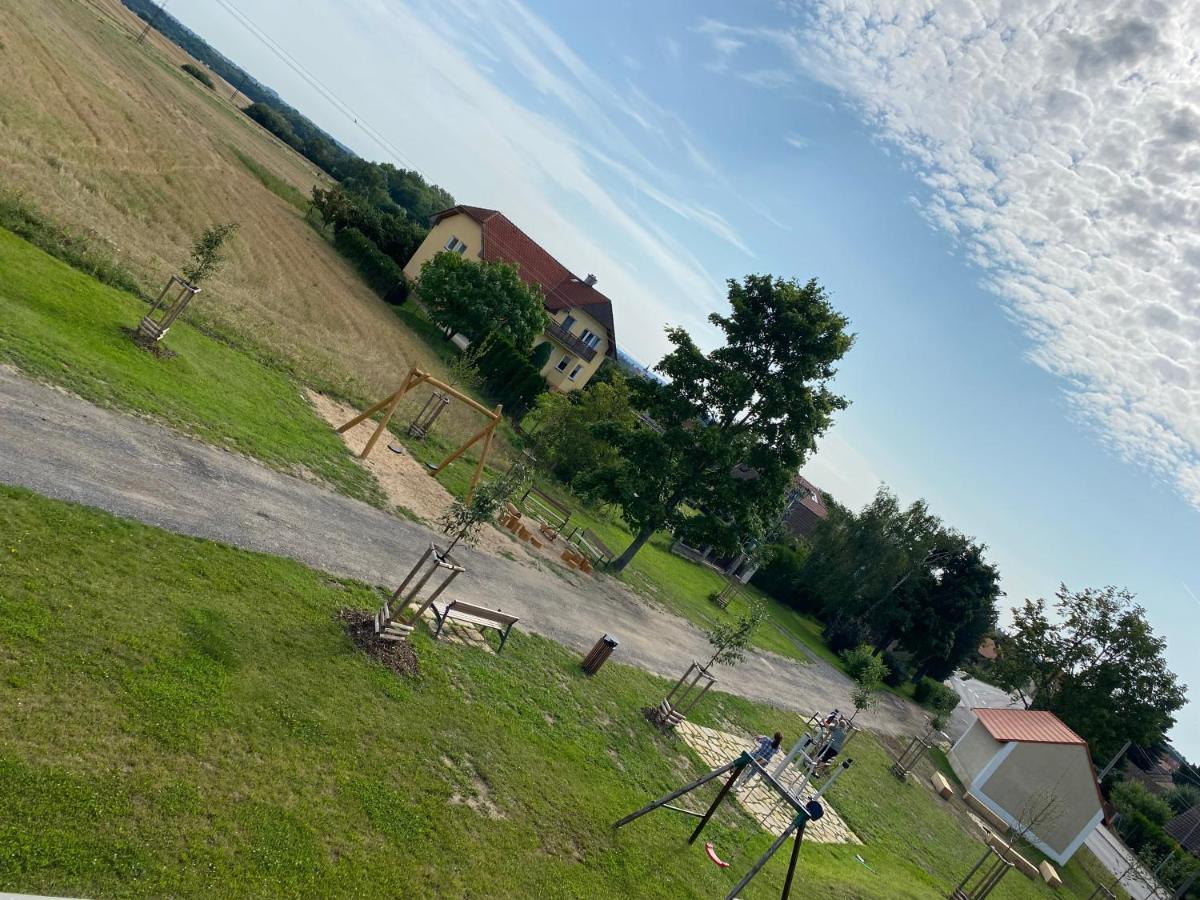 Penzion Rozkos Průhonice Exterior foto