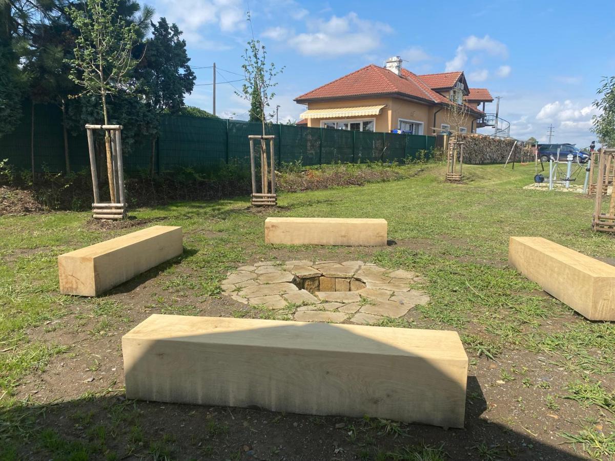 Penzion Rozkos Průhonice Exterior foto