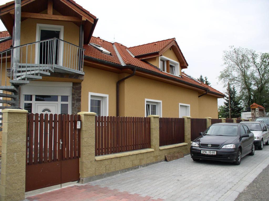 Penzion Rozkos Průhonice Exterior foto