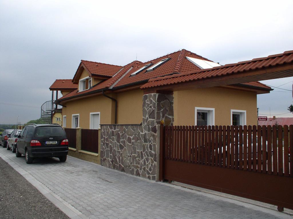 Penzion Rozkos Průhonice Exterior foto